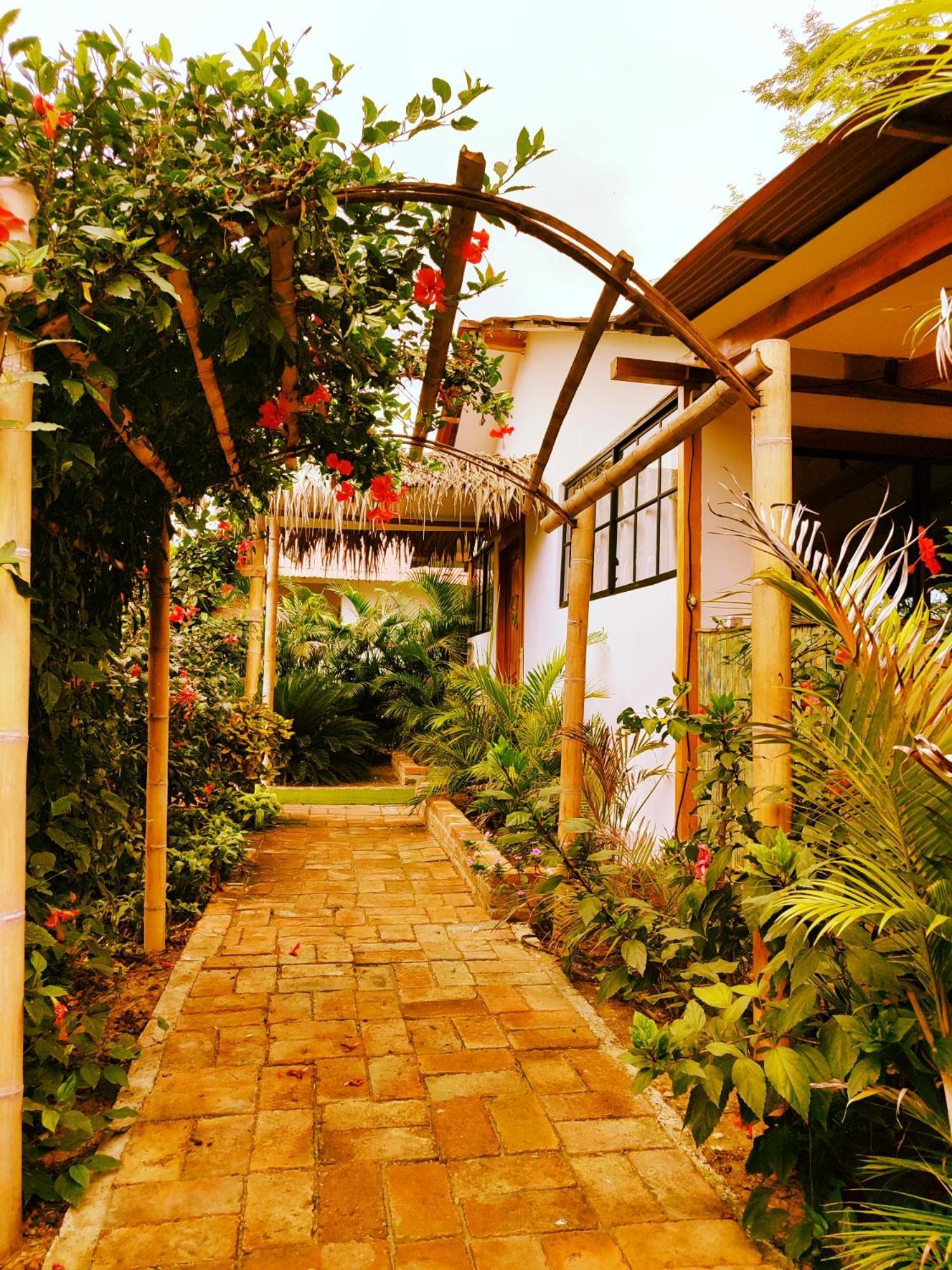 Cafe Madame Hotel Puerto López Exterior foto